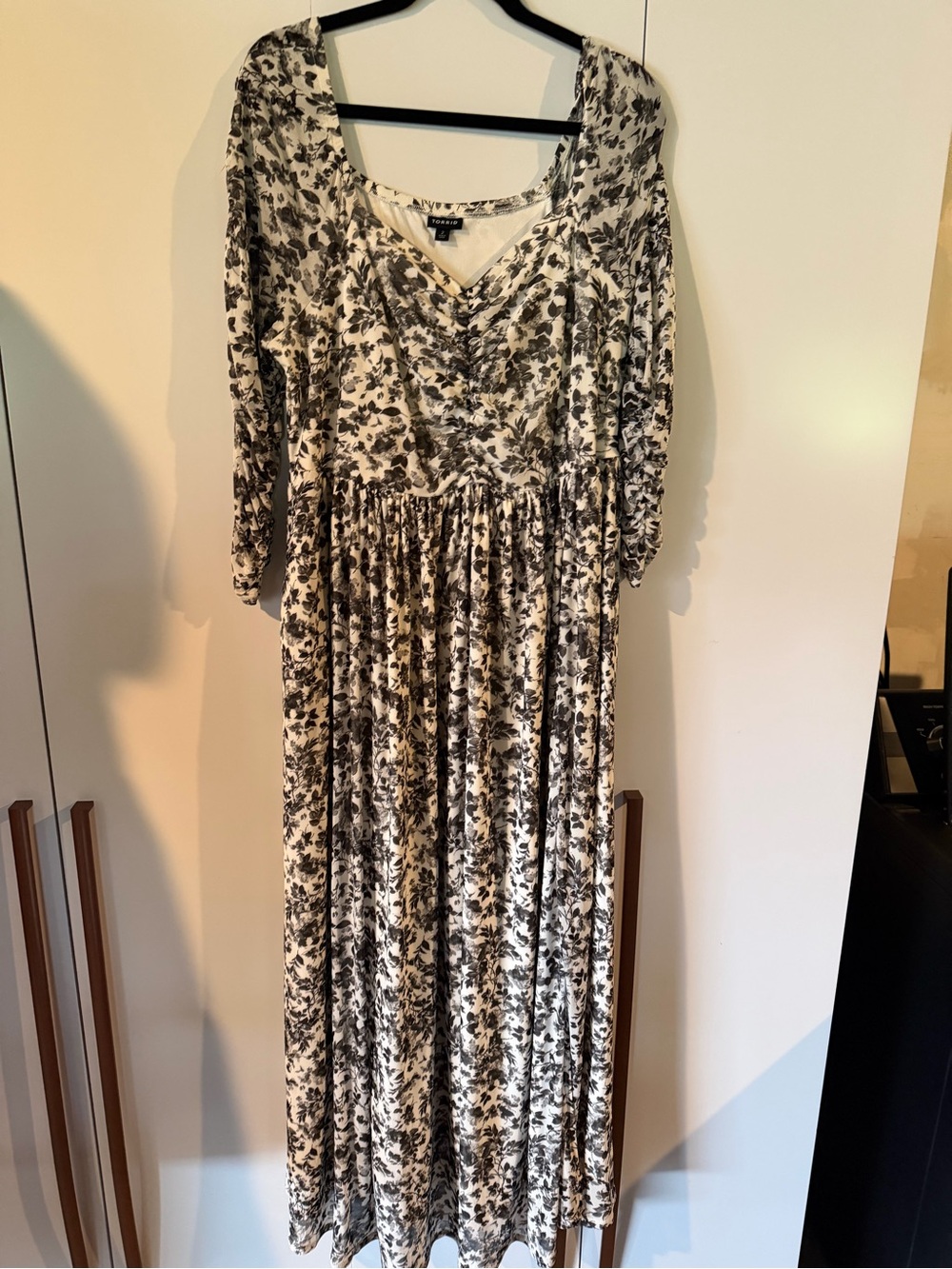 Torrid Black & Ivory Floral Maxi Dress size 2